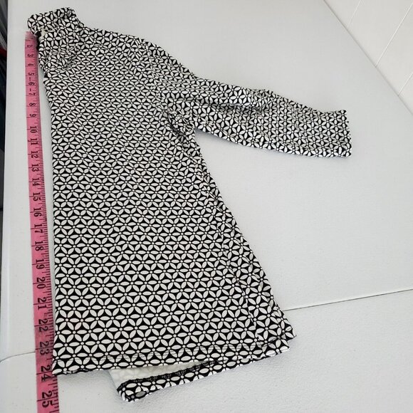 Talbots Womens Black White Floral V Neck Knit Blouse Size M 3/4 Sleeve Stretchy - Picture 6 of 8